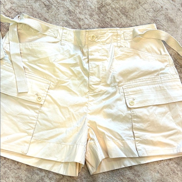 Ralph Lauren Women's Cream Cargo Shorts black label size 12 - Picture 3 of 9